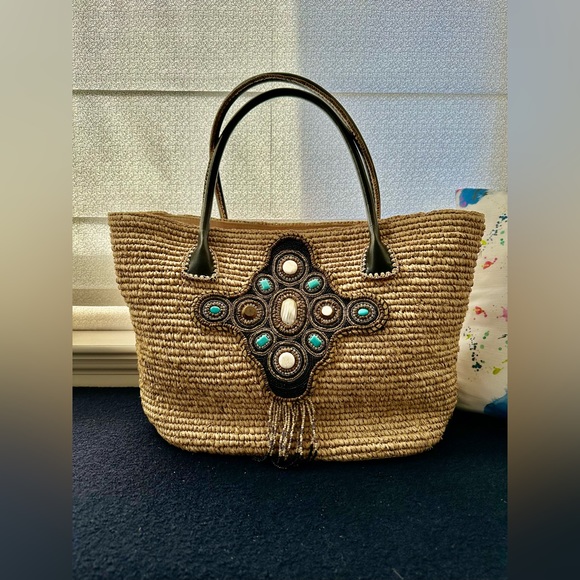 Straw Bag tote from Four Seasons Hotel shop - Picture 3 of 8